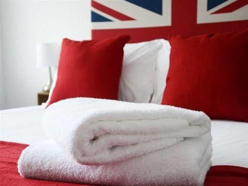 The Retro Bed & Breakfast Canterbury Bagian luar foto