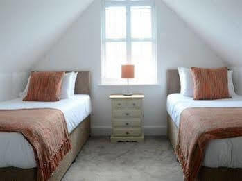 The Retro Bed & Breakfast Canterbury Bagian luar foto